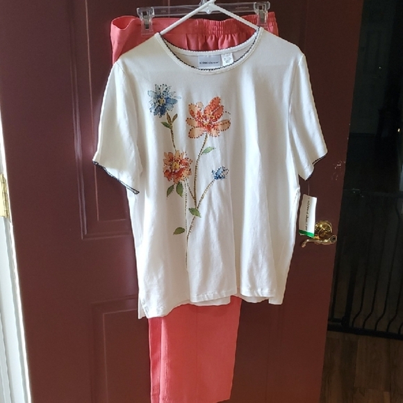 Alfred Dunner Pants - Alfred Dunner Papillon Top And Savannah  Coral and White Pantsuit Elegant Design